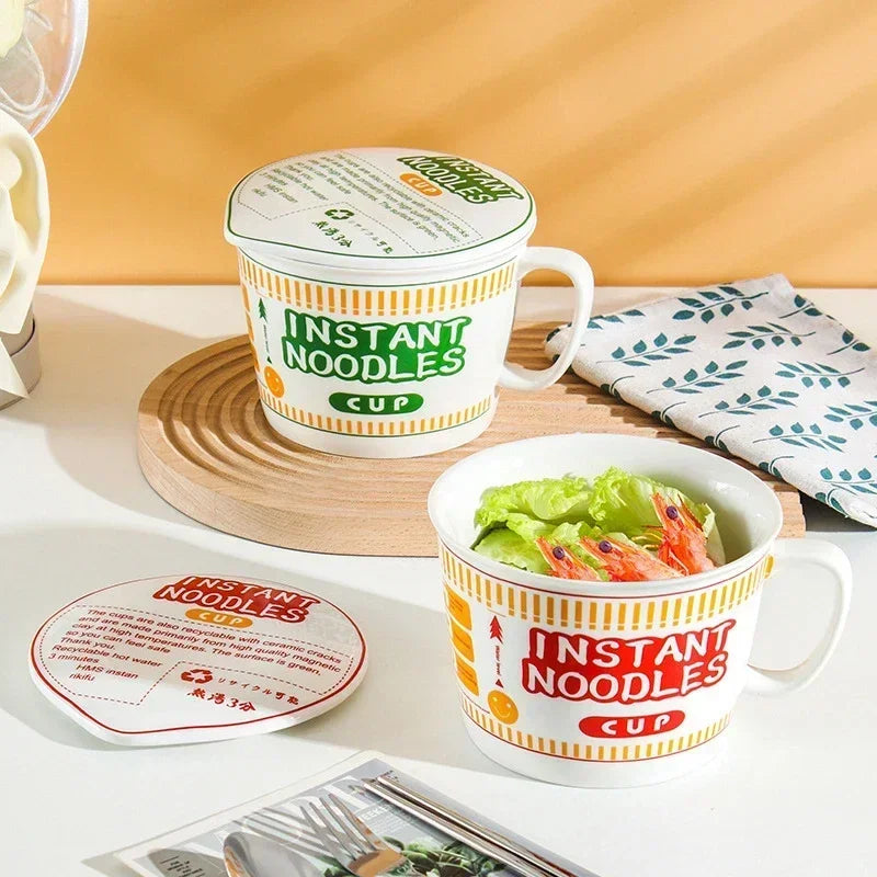 Two instant noodles kawaii ramen bowls in green and red