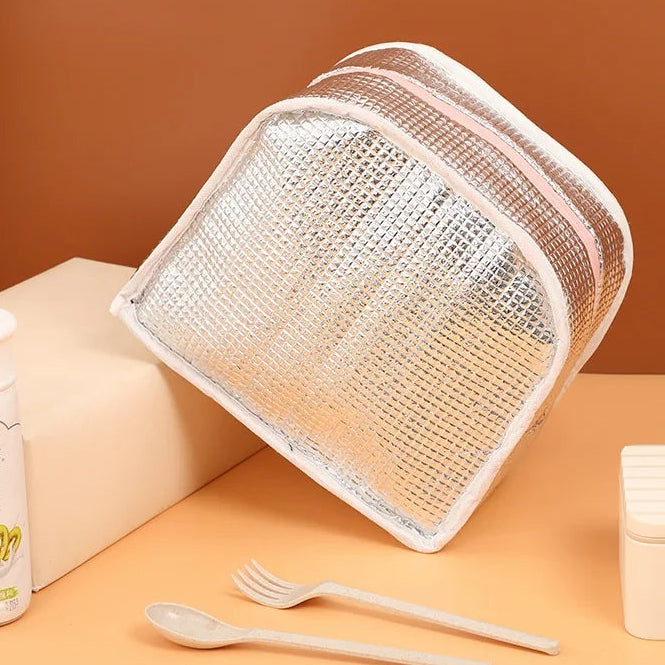 Insulated kawaii food container with heat preservation and cold preservation features on a wooden surface.